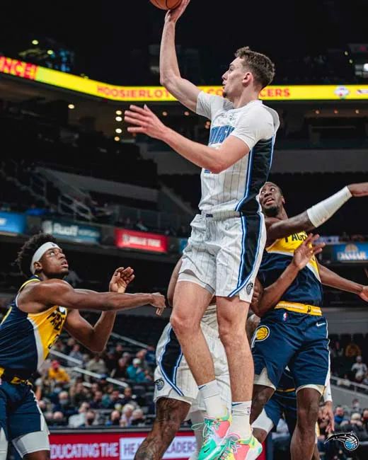 爆发相互对 爆发相互对